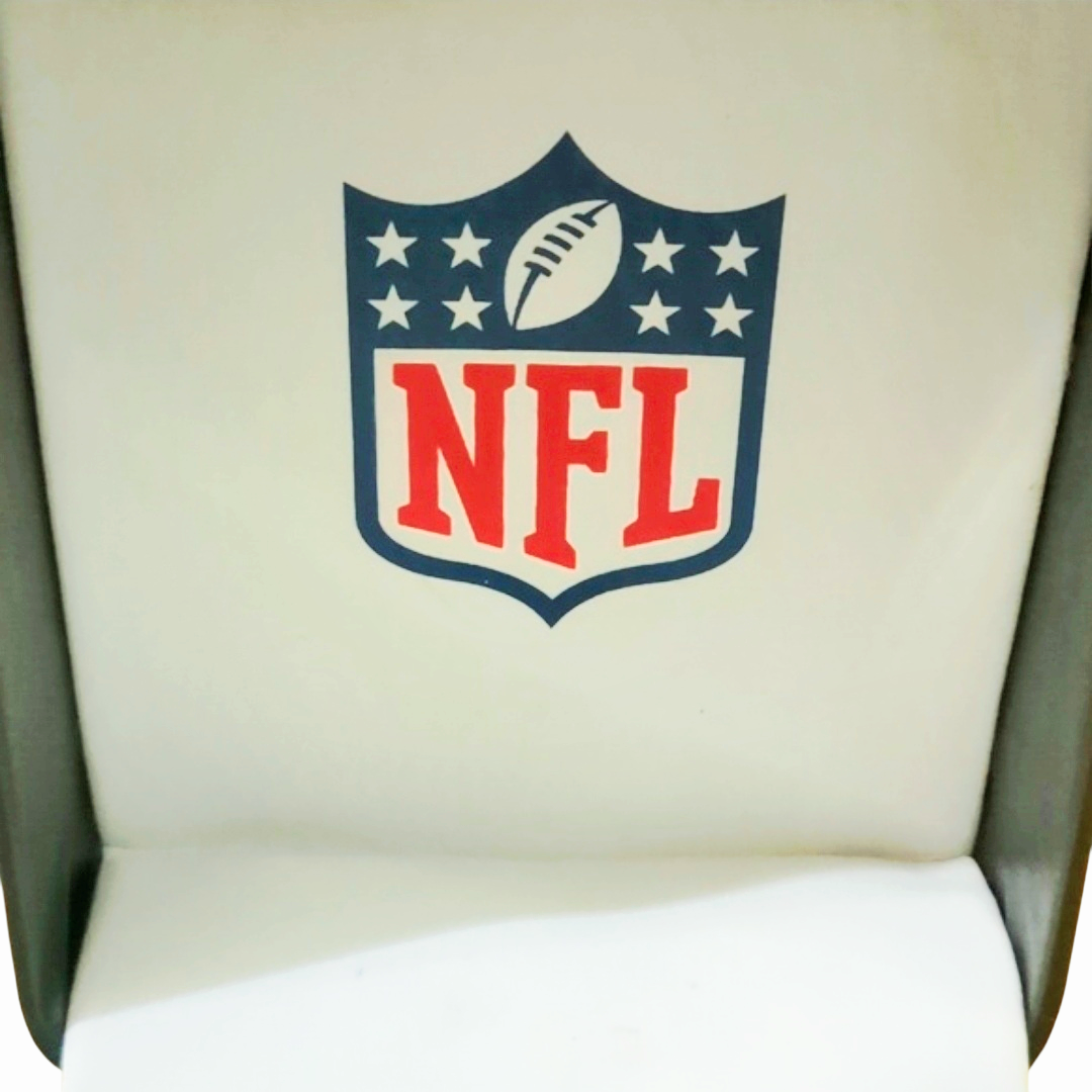NEW *Dallas Cowboy Men's 3-Hand Analog Watch by Avon Dallas Logo in Padded Case