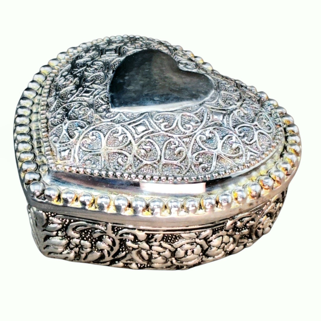 Vintage *Filigree Silver Tone Metal Heart Shaped Jewelry Trinket Box Lined w/ Lid