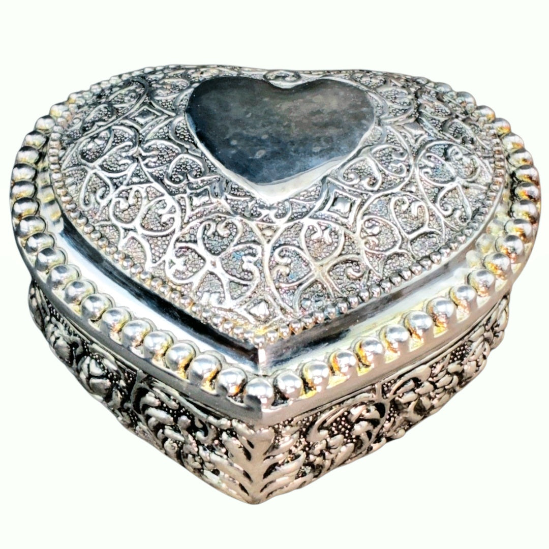 Vintage *Filigree Silver Tone Metal Heart Shaped Jewelry Trinket Box Lined w/ Lid
