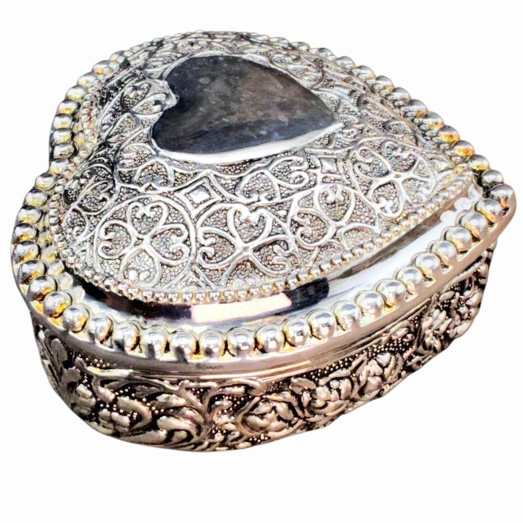 Vintage *Filigree Silver Tone Metal Heart Shaped Jewelry Trinket Box Lined w/ Lid