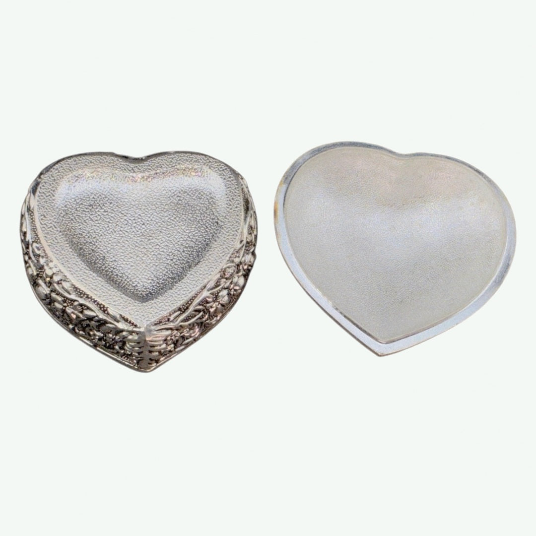Vintage *Filigree Silver Tone Metal Heart Shaped Jewelry Trinket Box Lined w/ Lid