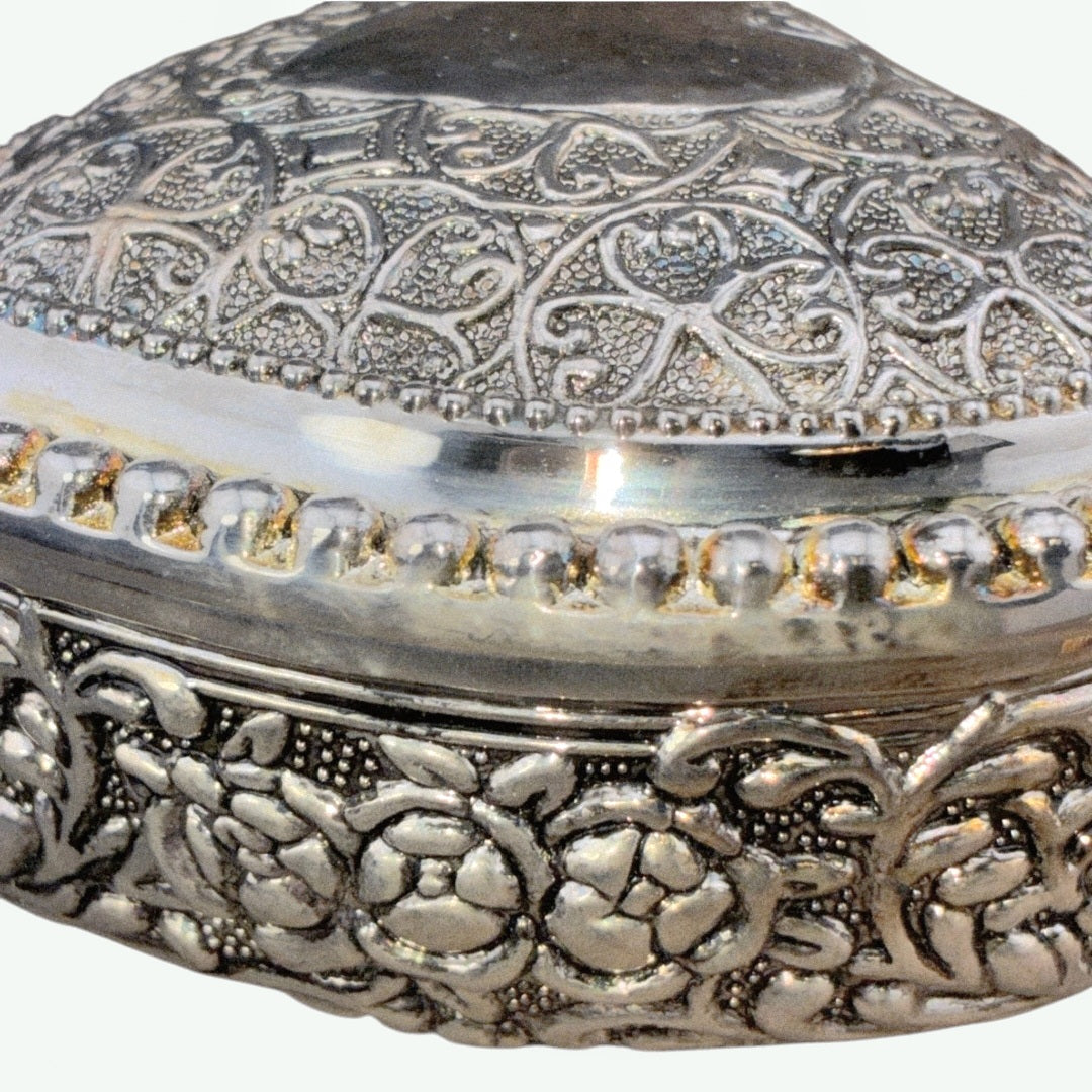 Vintage *Filigree Silver Tone Metal Heart Shaped Jewelry Trinket Box Lined w/ Lid