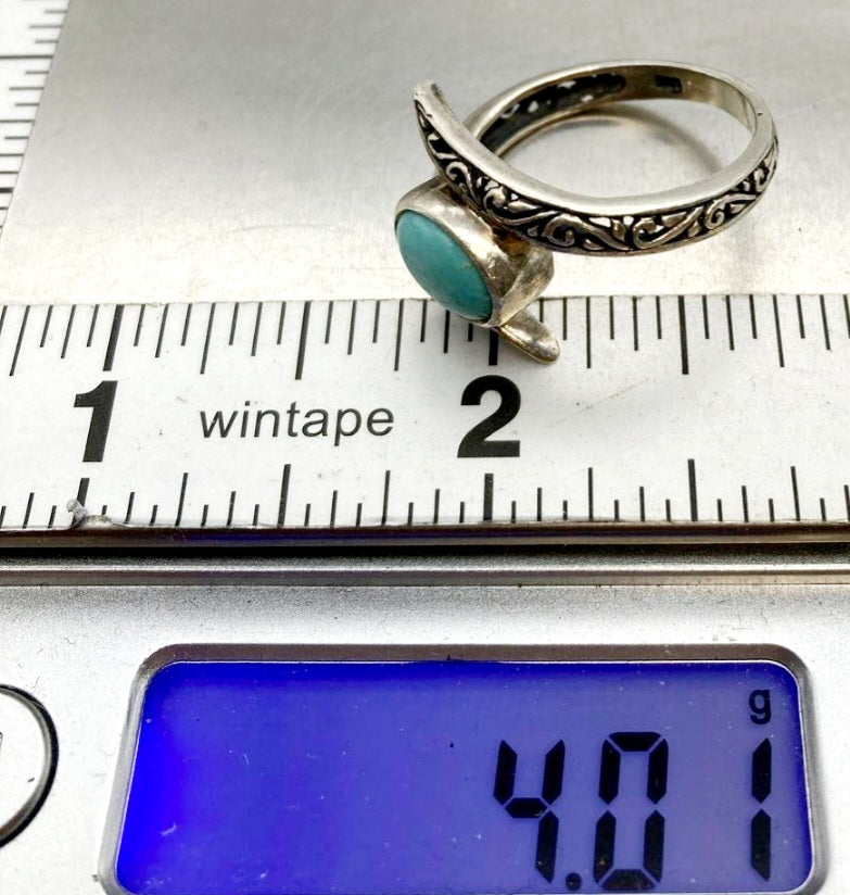 Unique *Sterling Silver .965 & Turquoise Stylish Ring (Size 10)