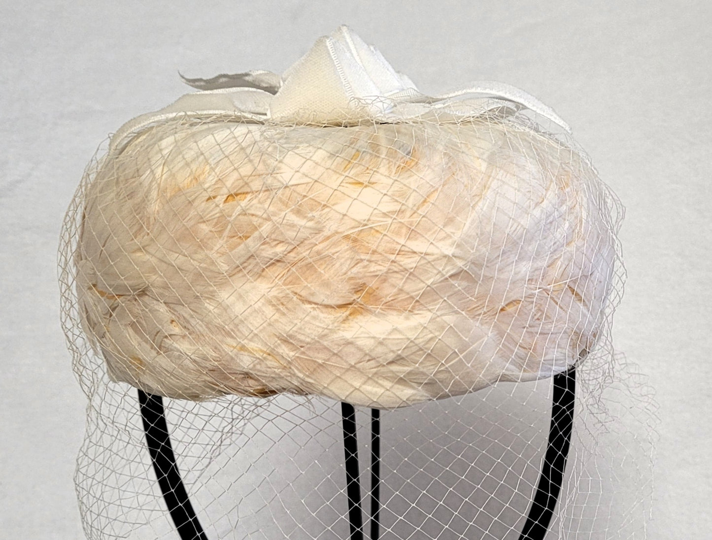 Vintage 1950's Pillbox Ivory/White Feather Hat w/ Ribbon & Netting