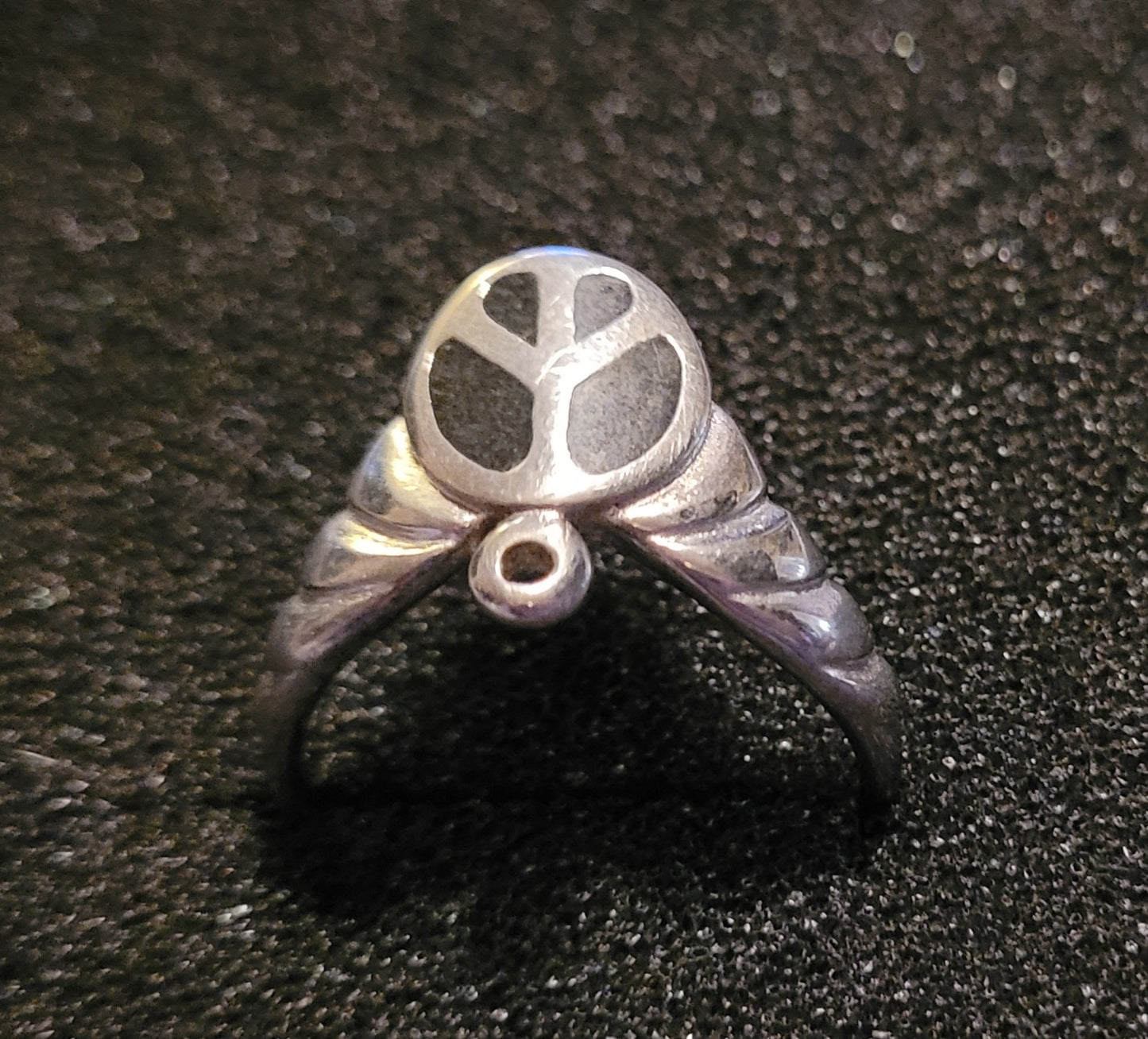 Silver & Black Peace Symbol Sign Ring *New (size 7.5)