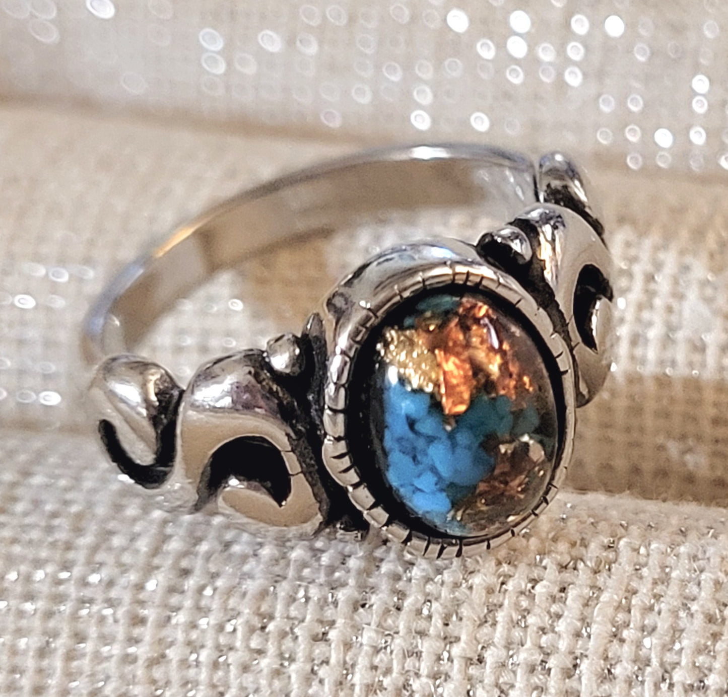 Beautiful Turquoise Stone w/ Gold Veining Ring (sz 4)