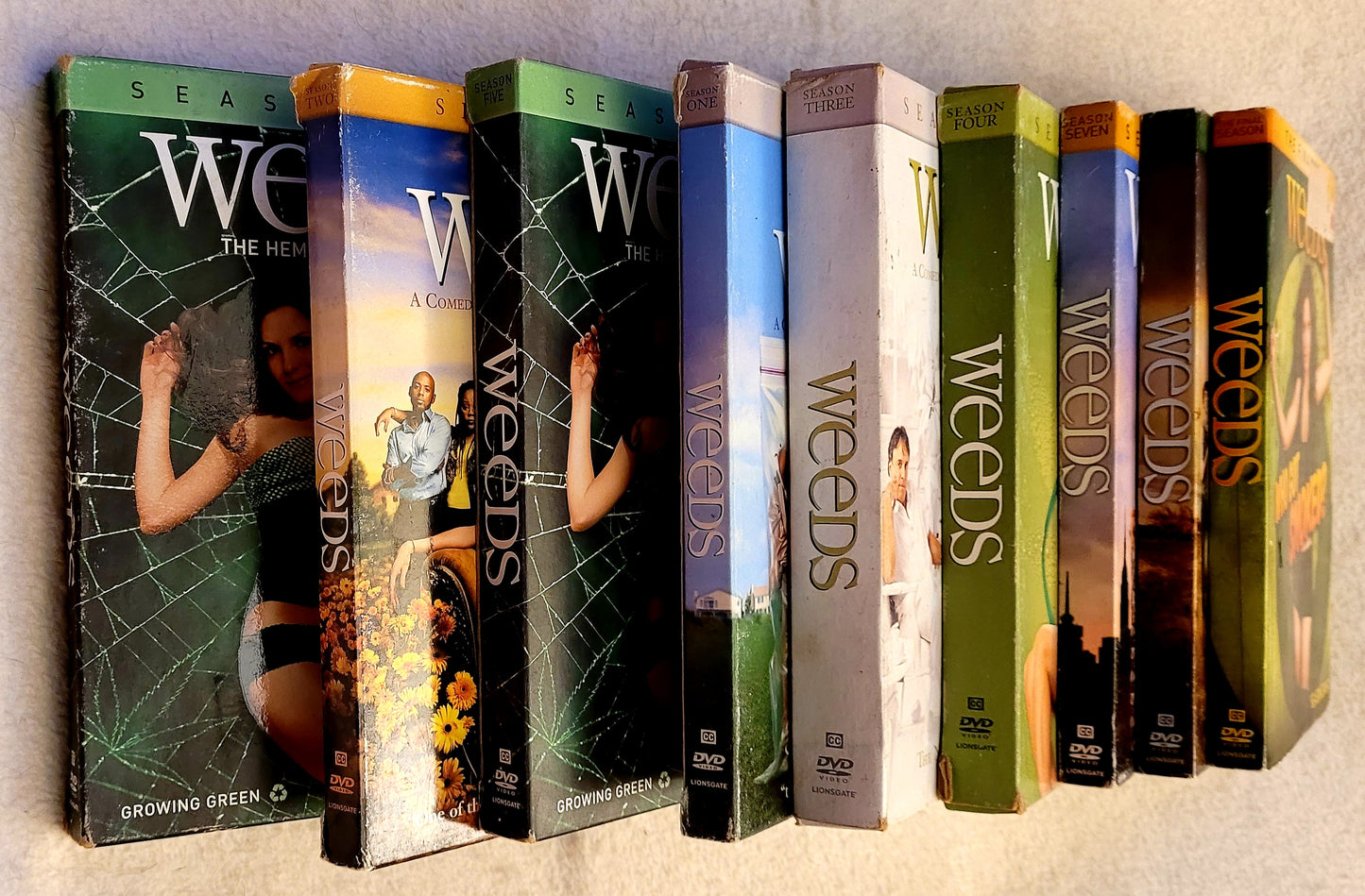 "The Weeds" DVD Collection: ALL SEASONS!!