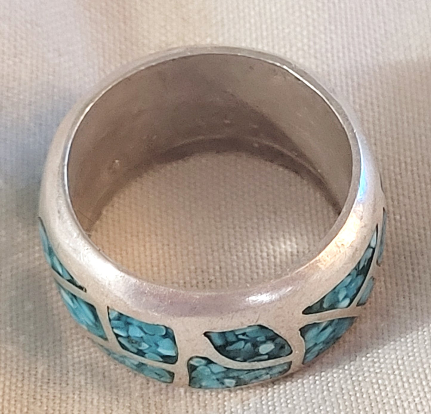 Sterling Silver SouthWestern Design w/ Turquoise Inlay (Size 7.75)