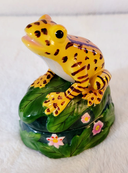 New *Ceramic Yellow Spotted Frog Magnetic Trinket Box
