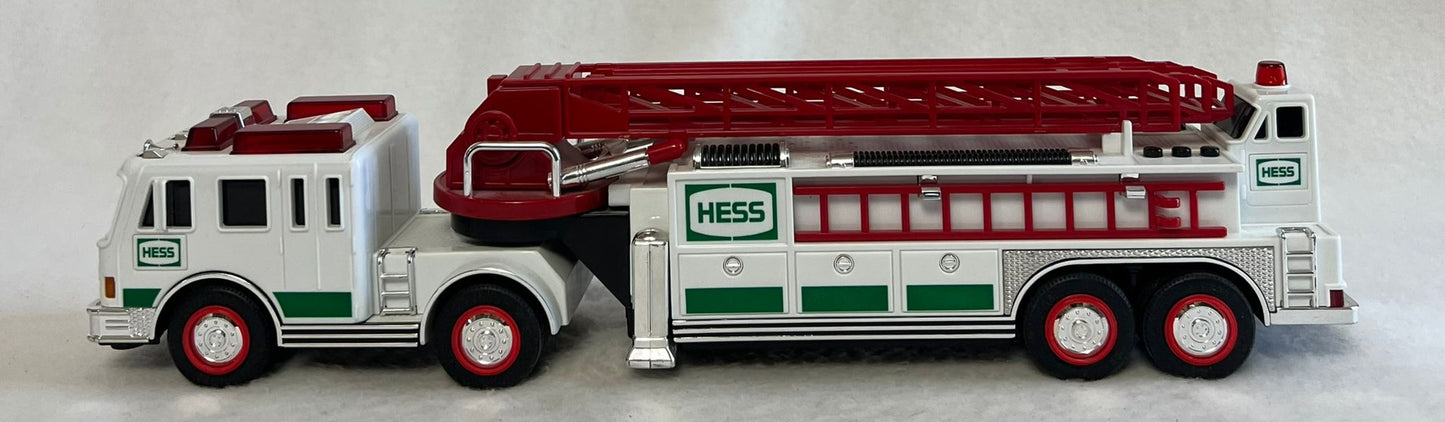 NIB (16") 2000 Hess Oil Toy Truck w/ Sirens, Horn, Lights