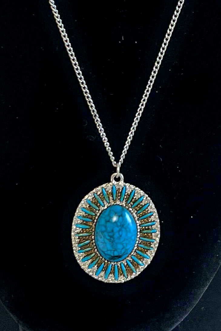 Beautiful Large Oval Faux Turquoise Southwestern Style Pendant 14" Necklace