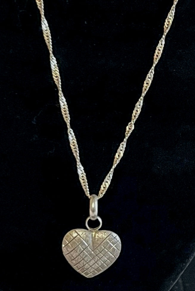 Beautiful *Sterling Silver Solid Heart 10.75" Necklace