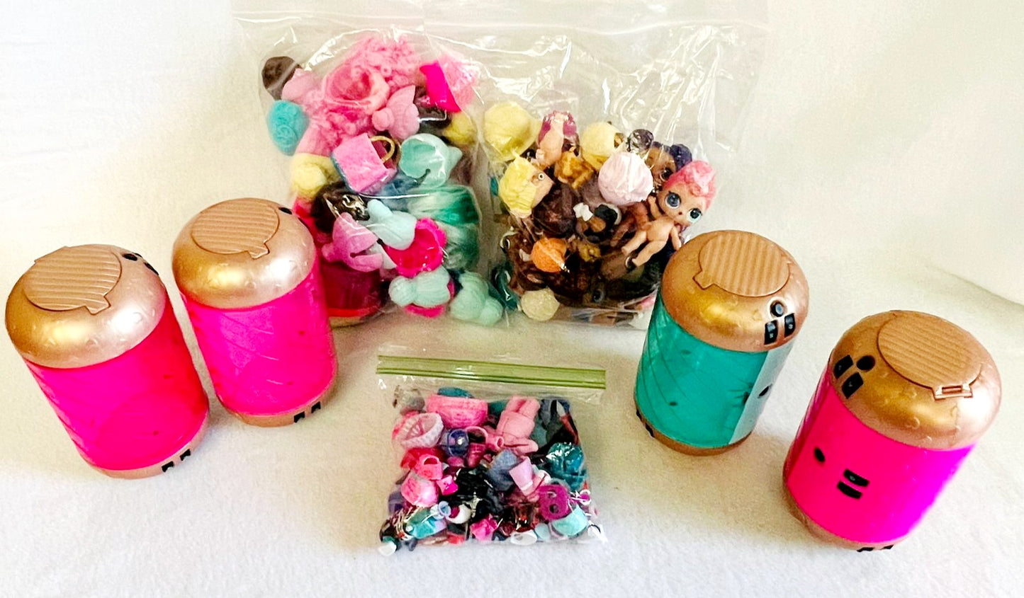 HUGE *LOL/Lil Surprise Dolls, Pets, Tubs + Lots of Accessories