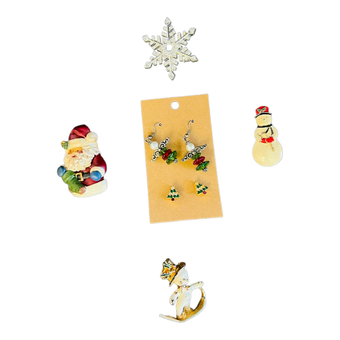 A Little Christmas Bling Lot 2 (2 Earring Sets & 4 Broach's)