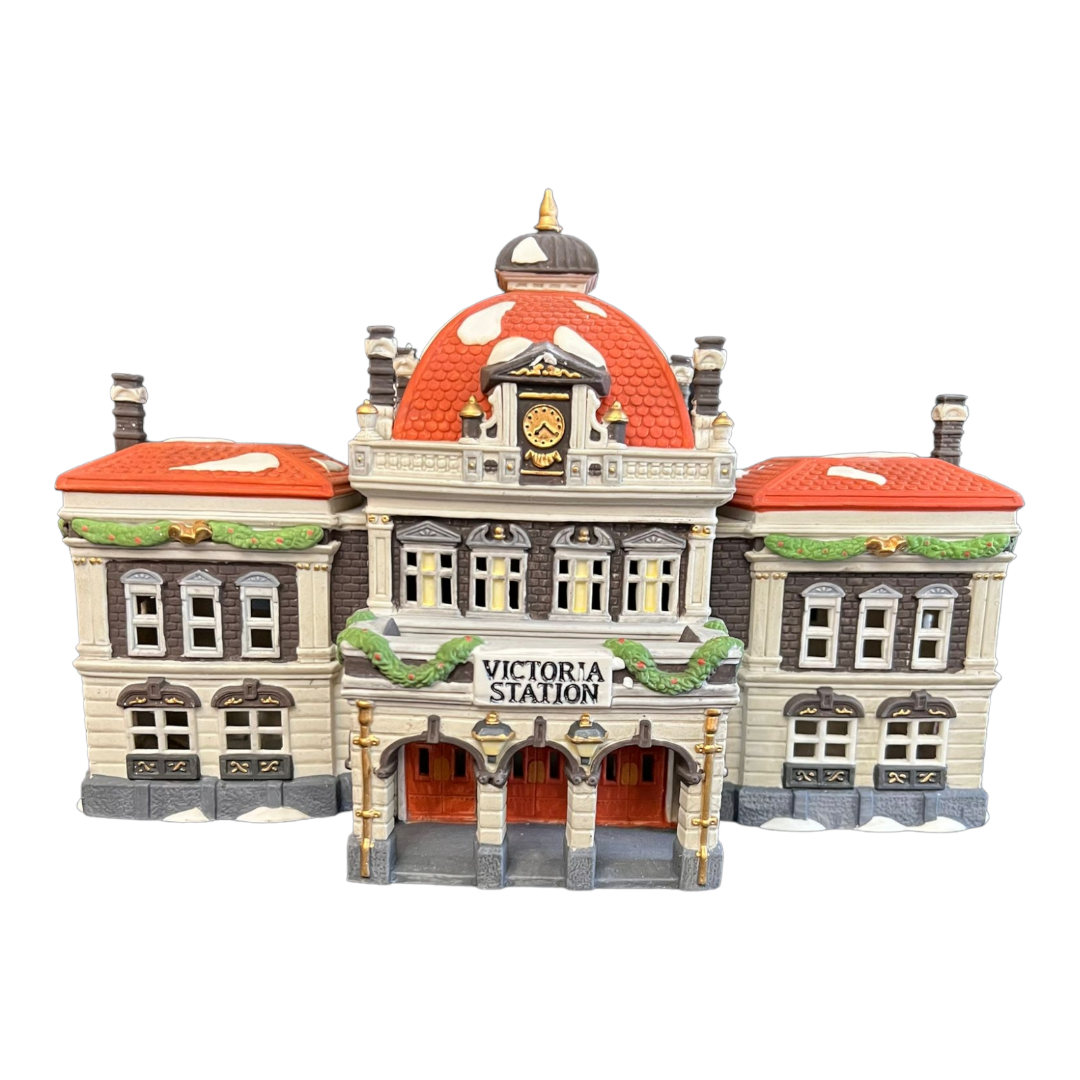Dept.56 "Victoria Station" Dickens Village #55743/Retired