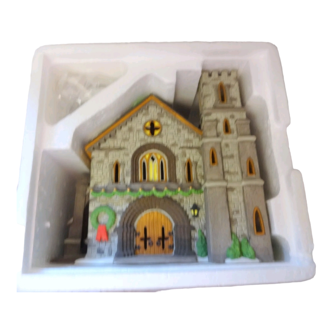 Vintage Dept. 56 “Whittlesbourne Church” Dickens Village (Retired) in Box *1998