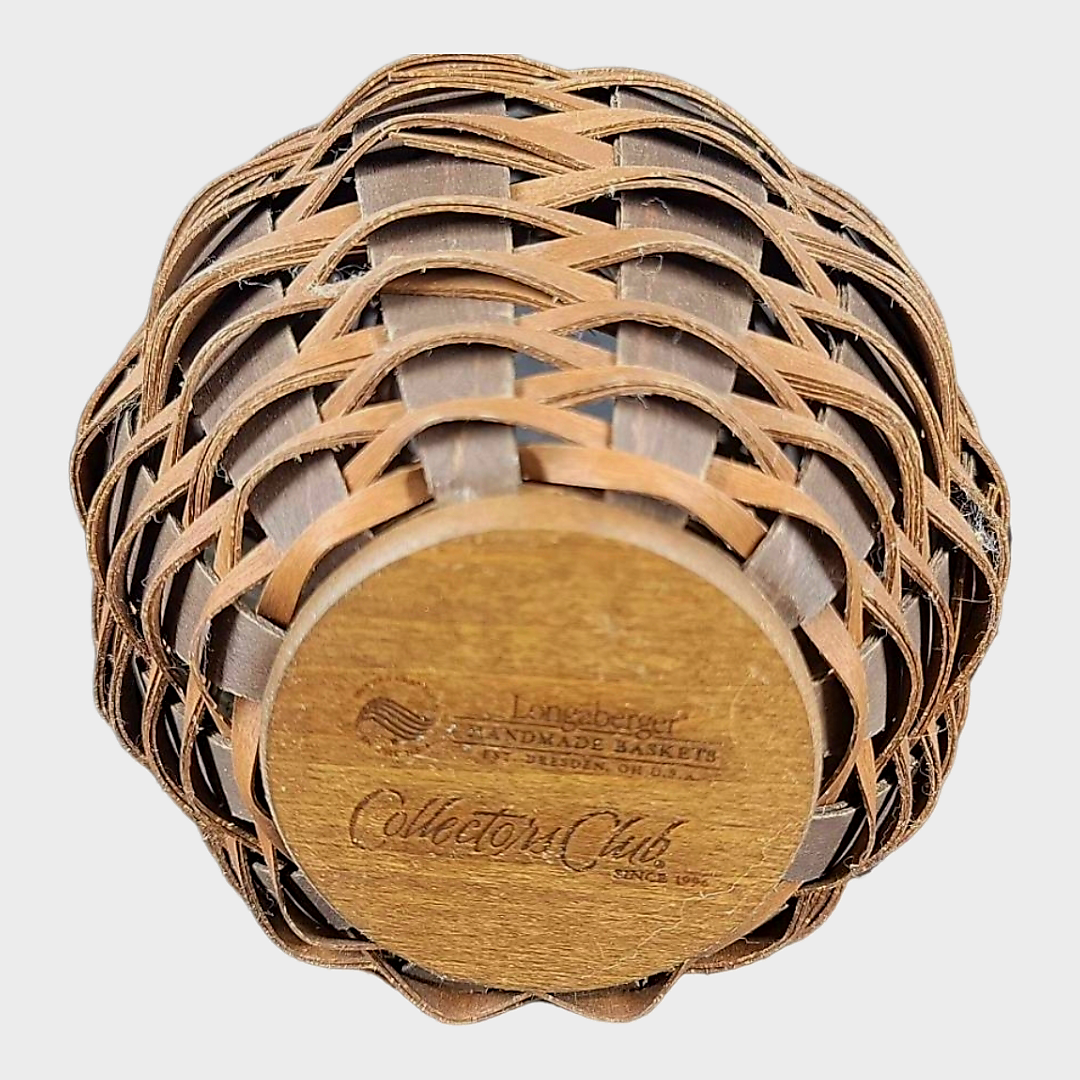 NEW *2011 Collector’s Club Longaberger Pineapple Basket w/ Green Metal Top & Box (11.5” x 6”)