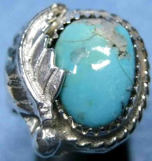 Stunning Sterling Silver Turquoise Ring w/ a SW Design (size 8)