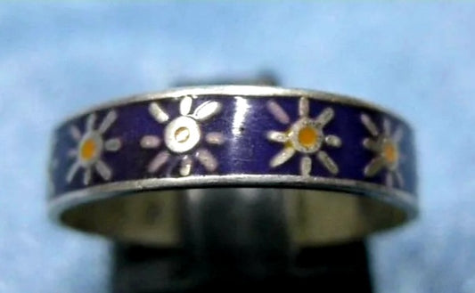 New Purple Ring with White Daisy Flowers (size 6)