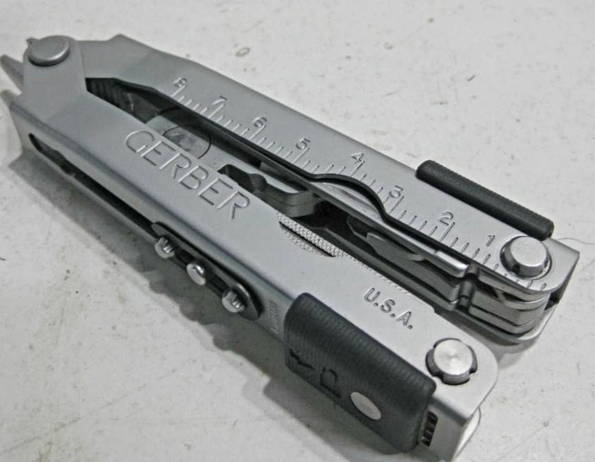 GERBER MP600, Needle nose version w/ 14 Tools and Pouch