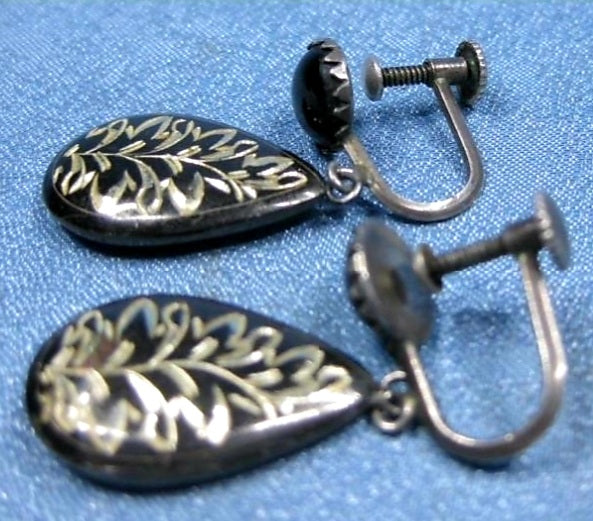Pair of Sterling Silver Black & Gold Etched Vintage Screwback Earrings Teardrop