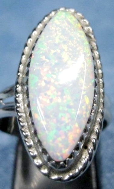 Stunning Sterling Silver & Oval Bright White Opal Ring *size 7.5