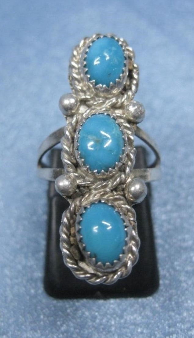 Very Pretty Sterling Silver 3-Stone Turquoise Ring *Size 4