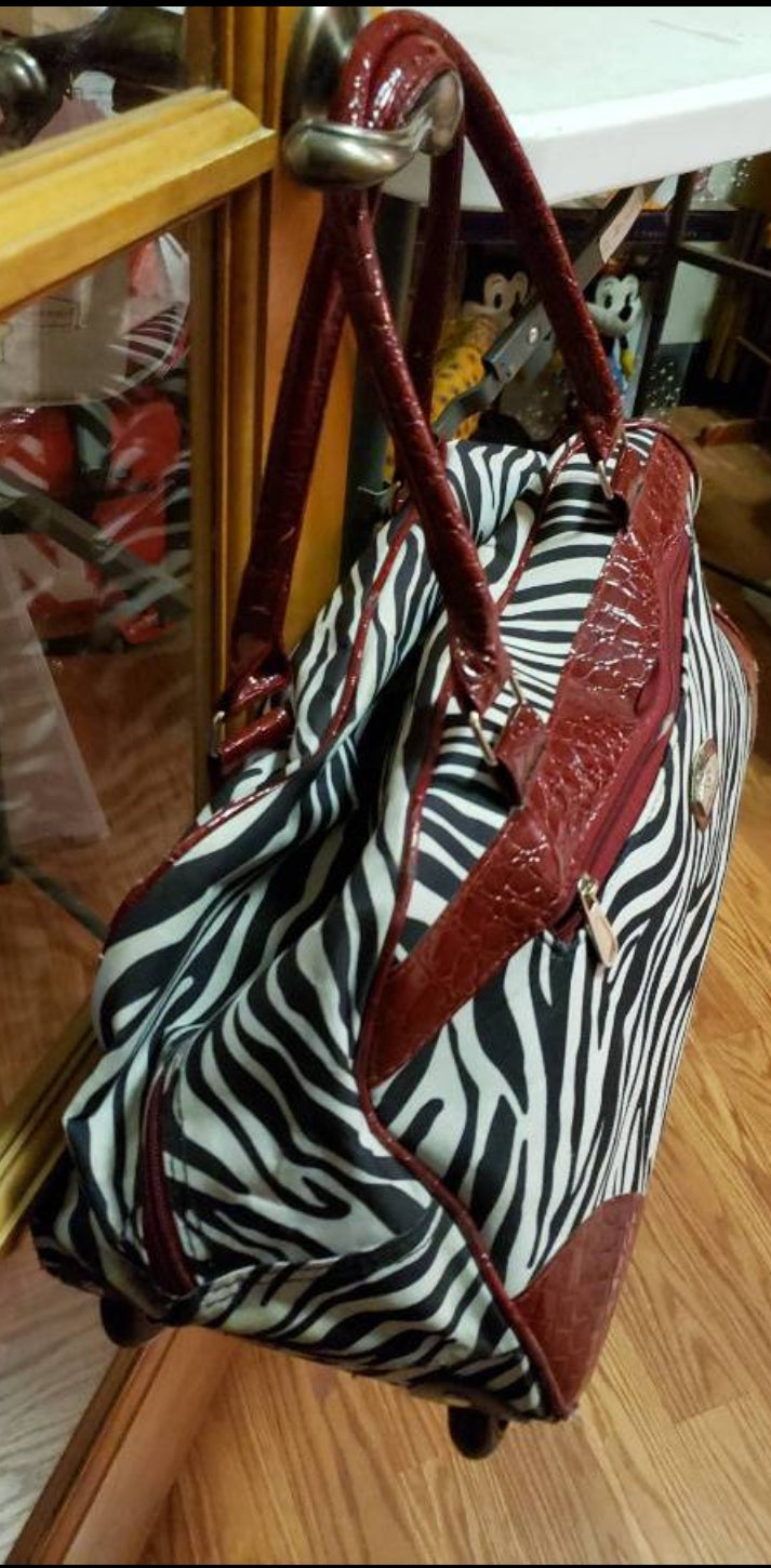 Gloria Vanderbilt *Zebra Carry-on Luggage (Wheeled)