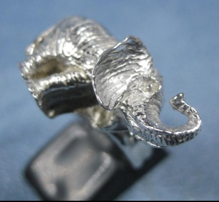 Adorable Sterling Silver Elephant Ring *Size 8