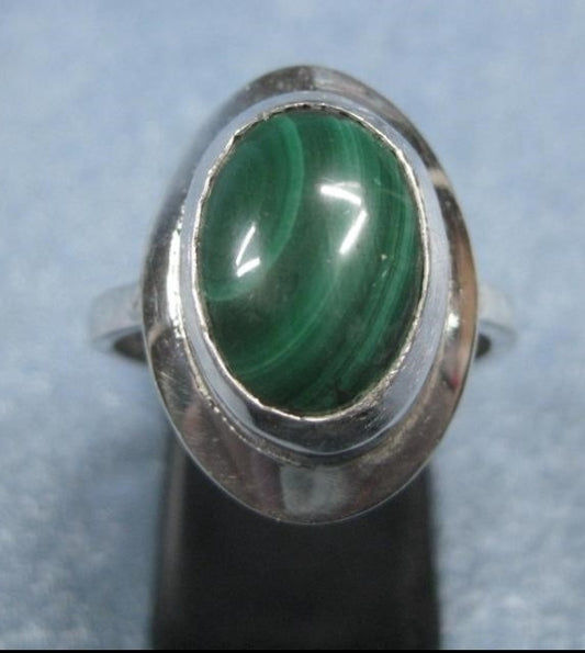 Cute Sterling Silver & Green Malachite Ring *Size 8.25