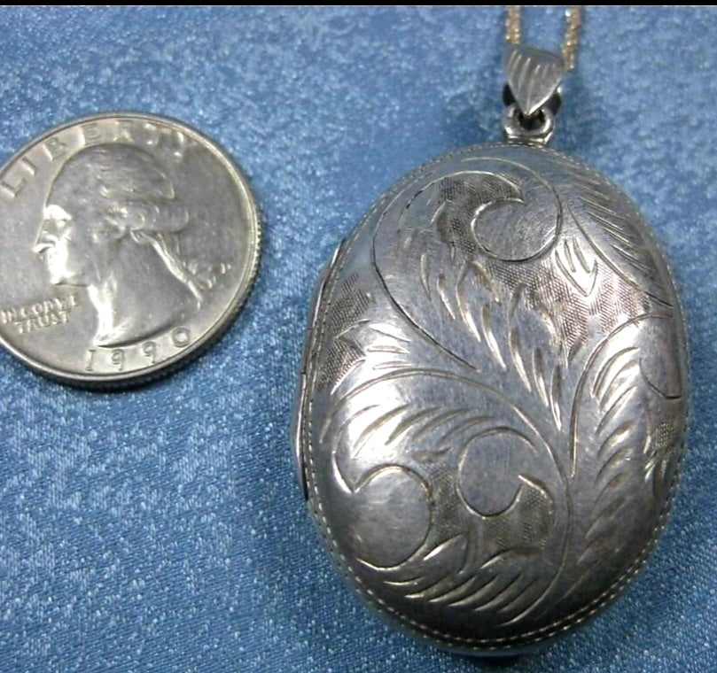 Vintage Sterling Silver 20" Necklace w/ Ornate Locket (.925)