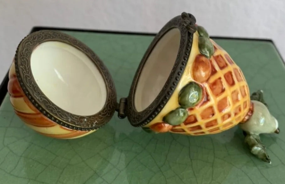 Vintage Egg Pear & Holly Porcelain Trinket Box Villeroy/Boch #1748