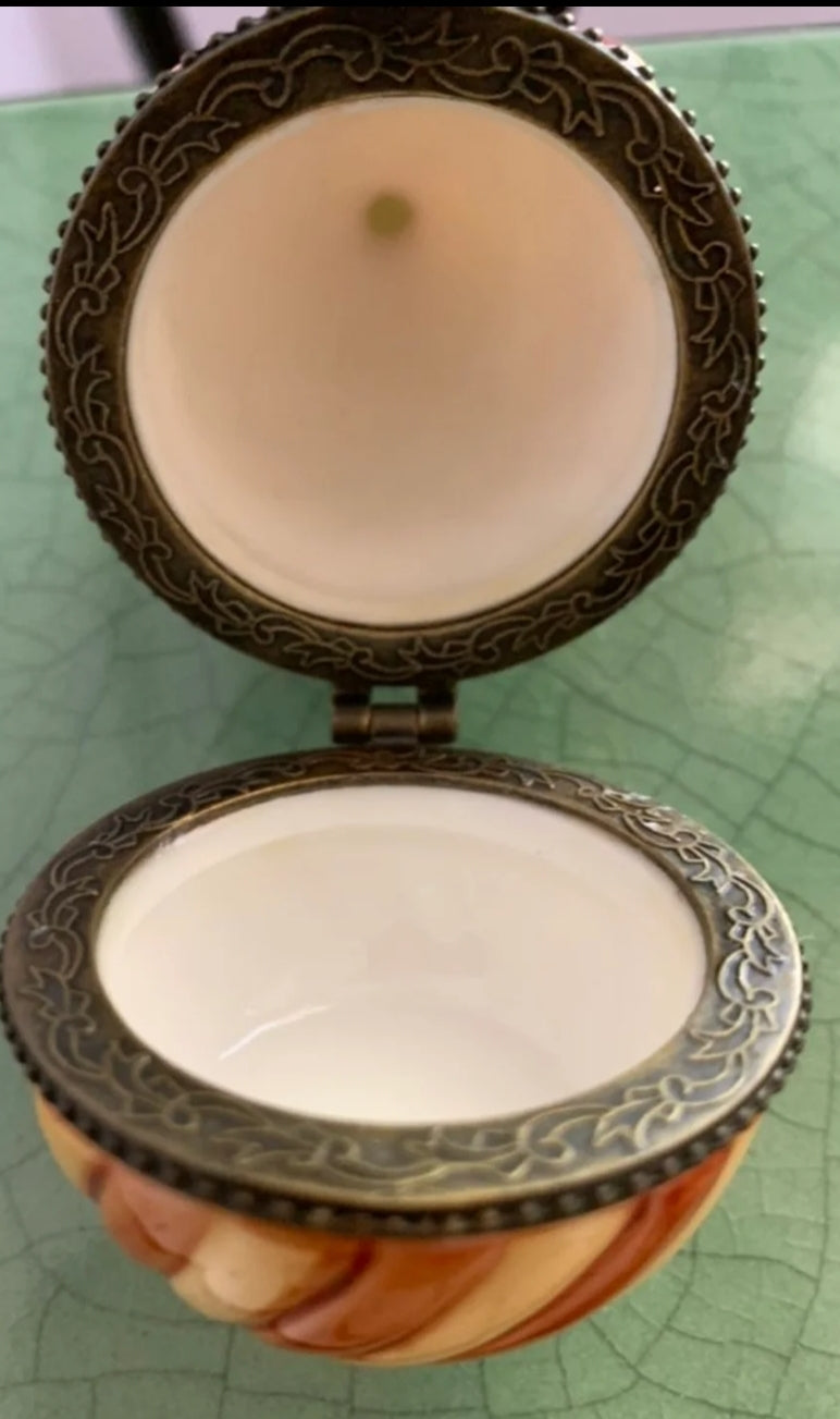Vintage Egg Pear & Holly Porcelain Trinket Box Villeroy/Boch #1748