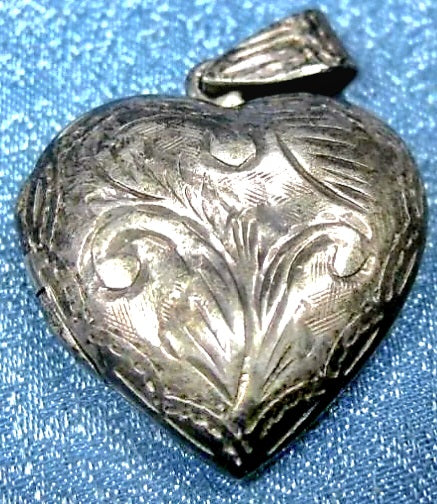 Beautiful Vintage Sterling Silver Heart Locket Hallmarked .925 & Signed