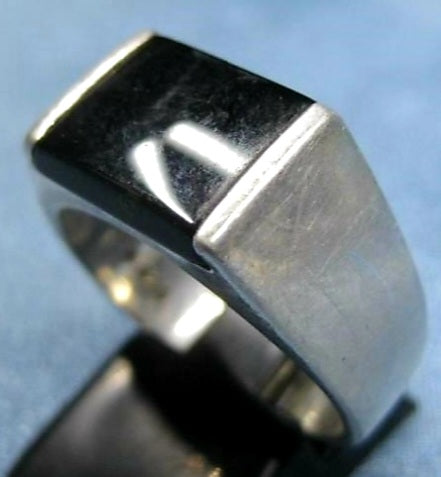 Eye-Catching Sterling Silver Black Onyx Ring *Size 9.5