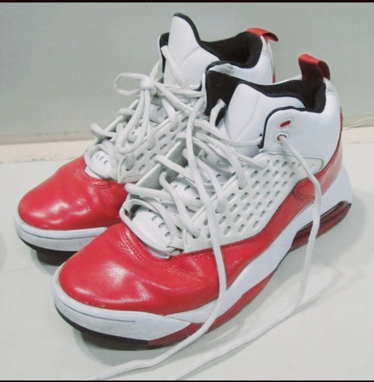 Nike Kids Air Jordan Maxin 200 White Red Basketball Shoes 7Y