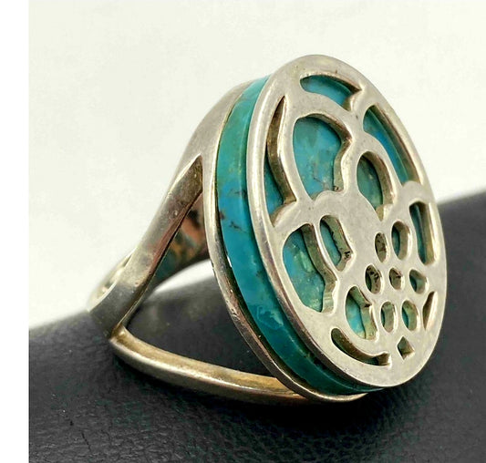Unique Round Stering Silver & Turquoise Ring (Size 6)