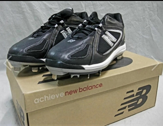 NEW *New Balance Men's Cleats in Box (Size 10)