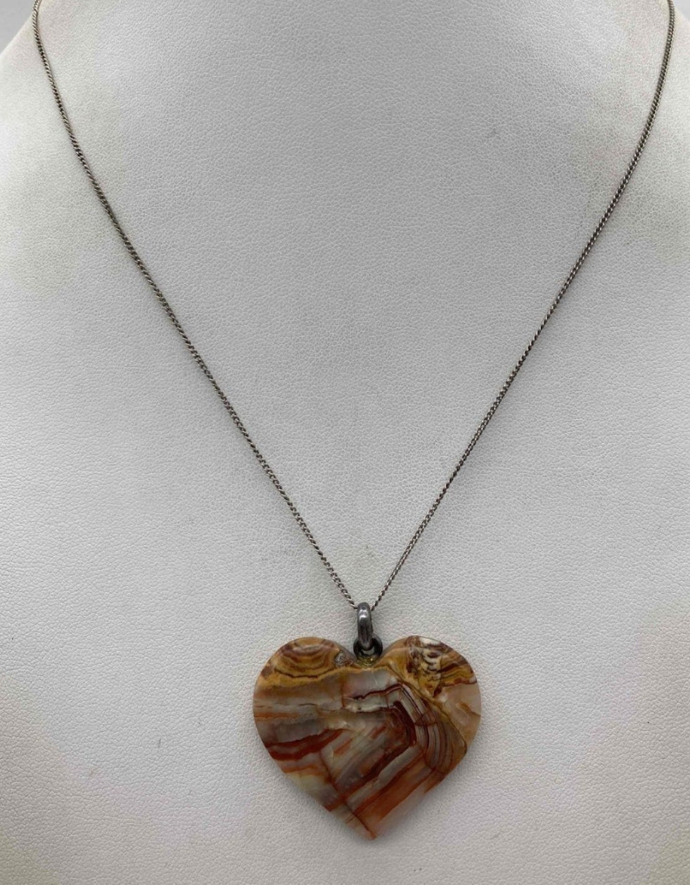 Beautiful Sterling Silver & Agate Shaped Heart 18" Necklace