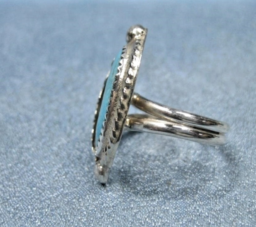 Southwest Sterling Silver & Turquoise Ring (Size 7)