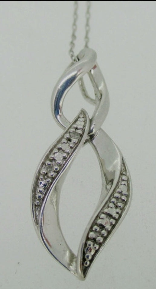 Gorgous Sterling Silver Infinity Twist Accent 22" Necklace