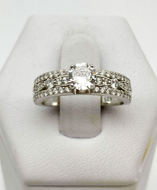 Stunning *Modern Sterling Silver .925 & CZ Ring (Size 6)