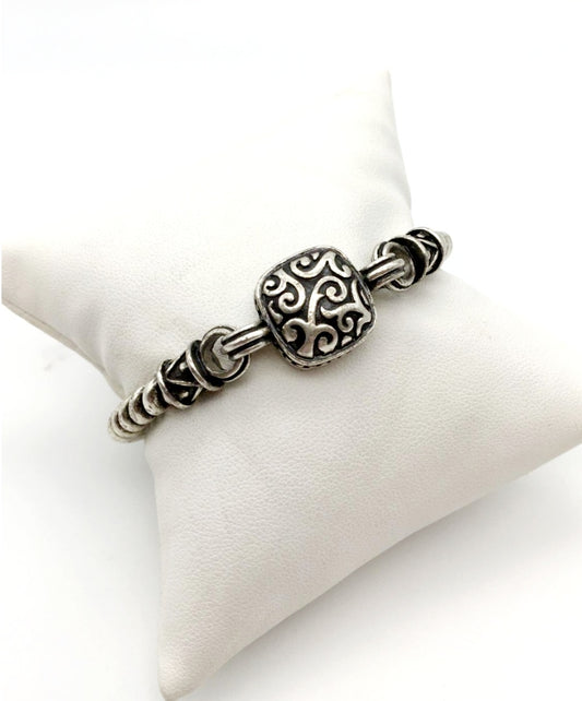 Beautiful *Silvertone Twist Design Bracelet w/ Etched Square