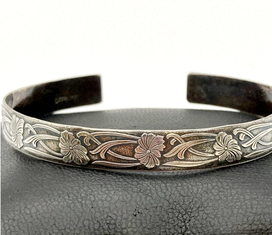 Very Pretty *Sterling Silver Floral Bracelet Band