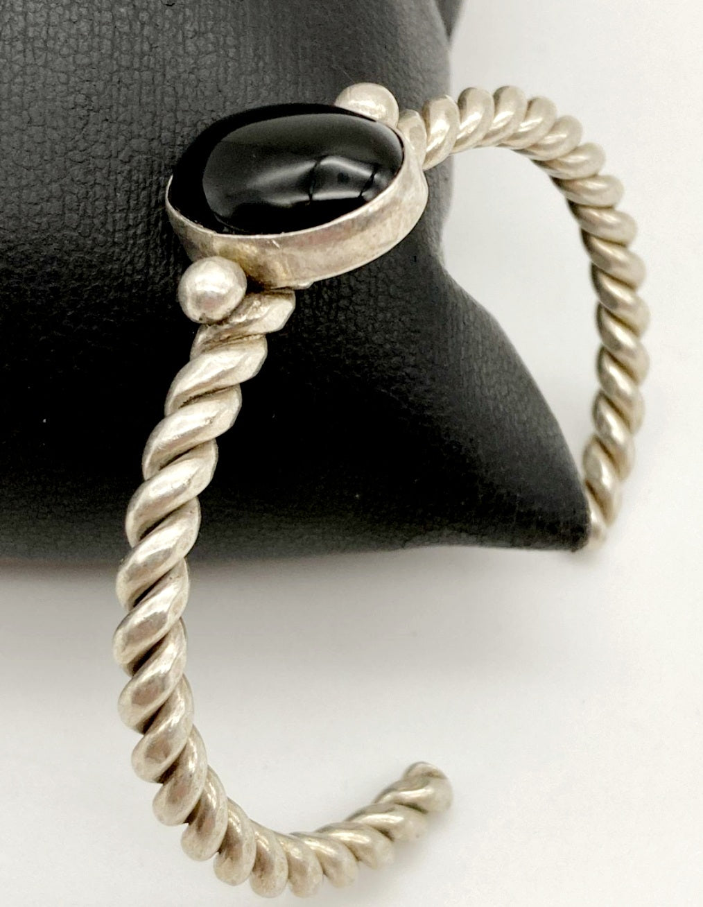 Beautiful *Sterling Silver & Black Onyx Stone Coil Bracelet