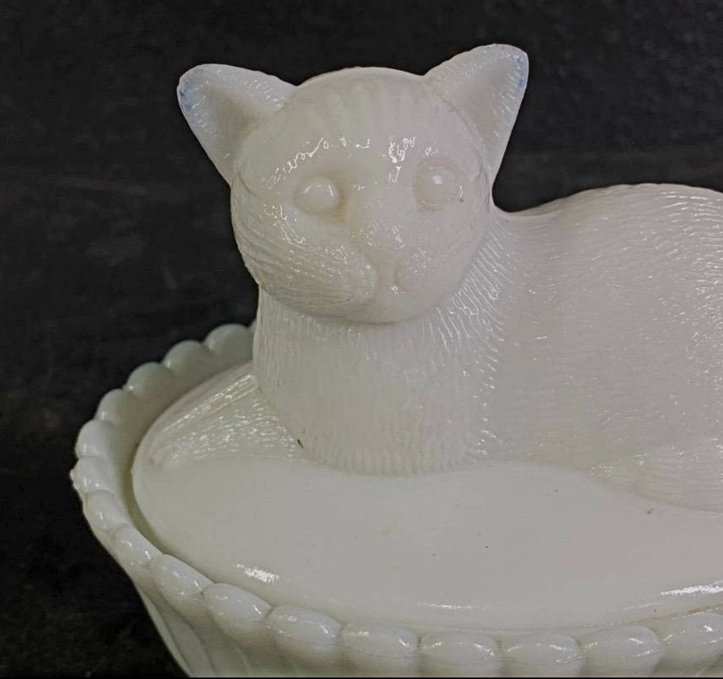 Vintage *White Milk Glass "Cat Kitten Nesting Candy Dish"