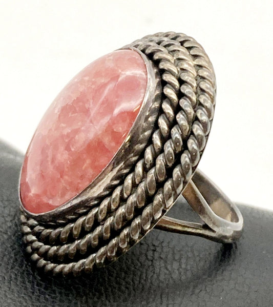Stunning *Sterling Silver & Strawberry Quartz Ring (sz 8)