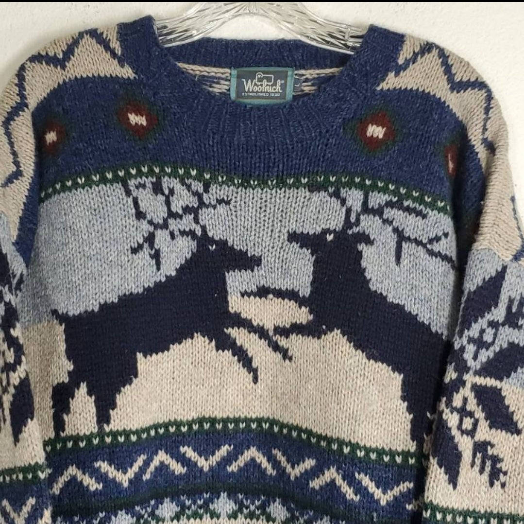 Vintage *Denim Blue Woolrich Men's 100% Wool Pullover Sweater (Large)