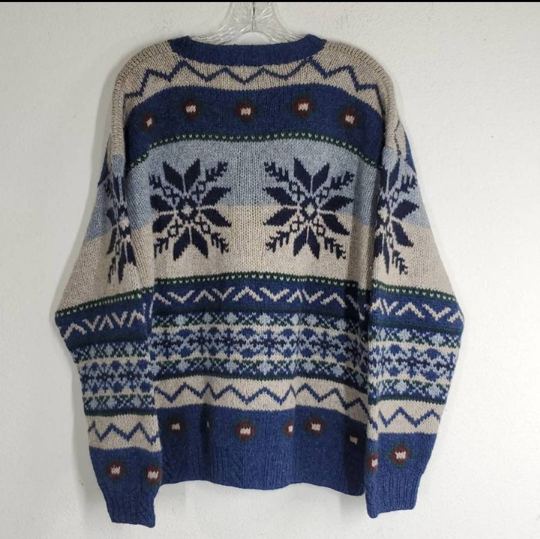 Vintage *Denim Blue Woolrich Men's 100% Wool Pullover Sweater (Large)